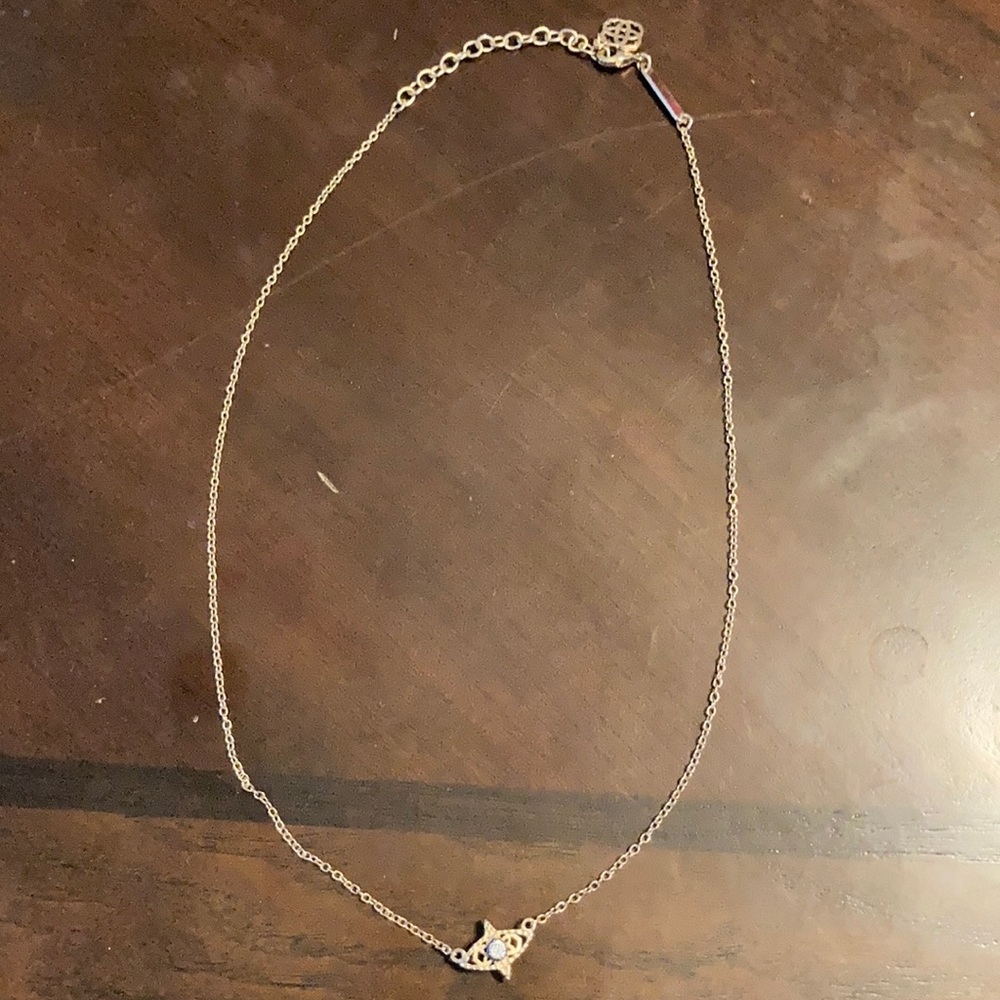 Kendra Scott necklace